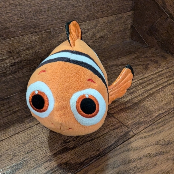 Disney Finding Nemo Sparkle Nemo Clown Fish Plush & Finding Dory Mug - Picture 7 of 12